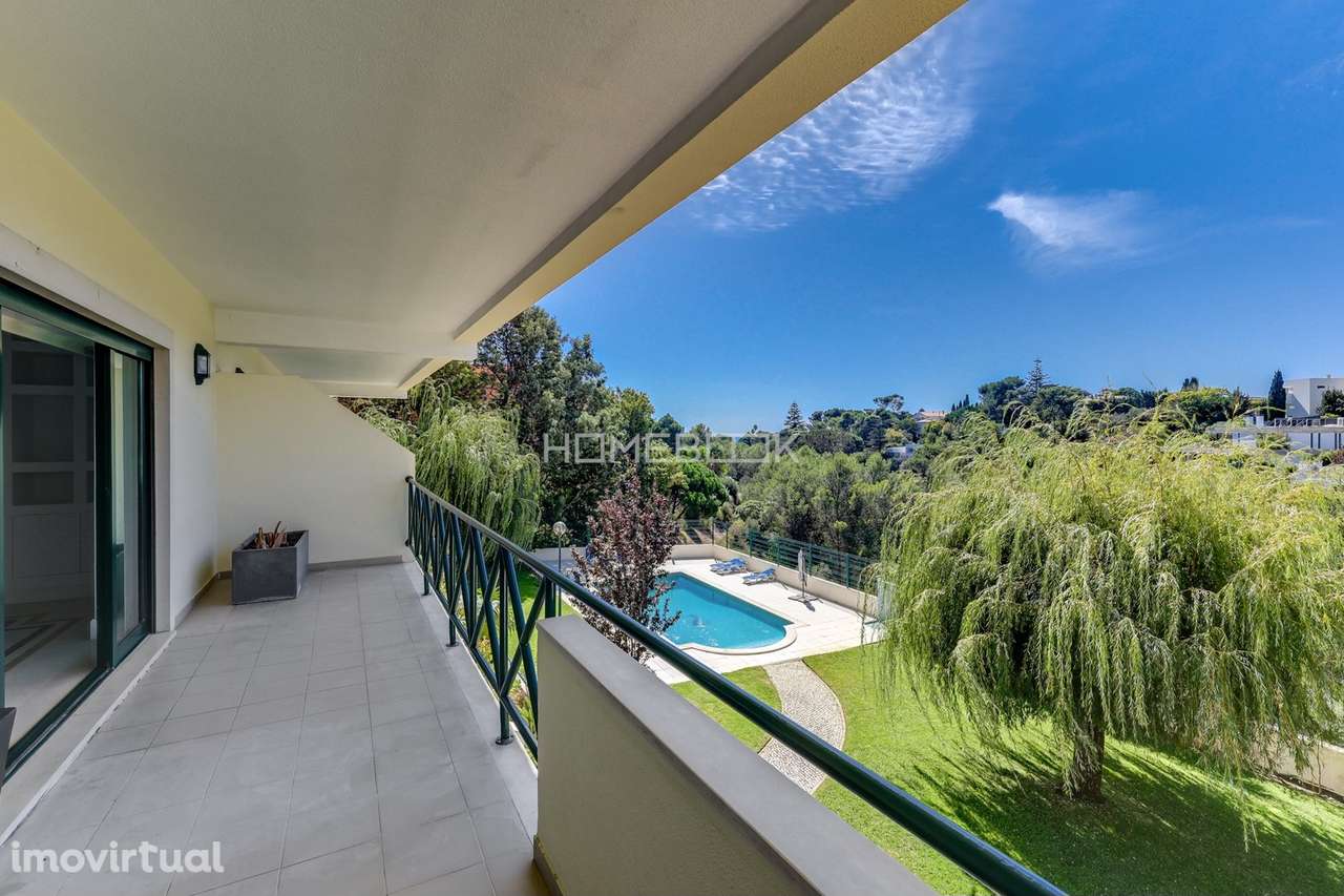 Duplex T3 com Zona Social no Piso Superior e Vista Mar | Monte Estoril - Grande imagem: 5/42