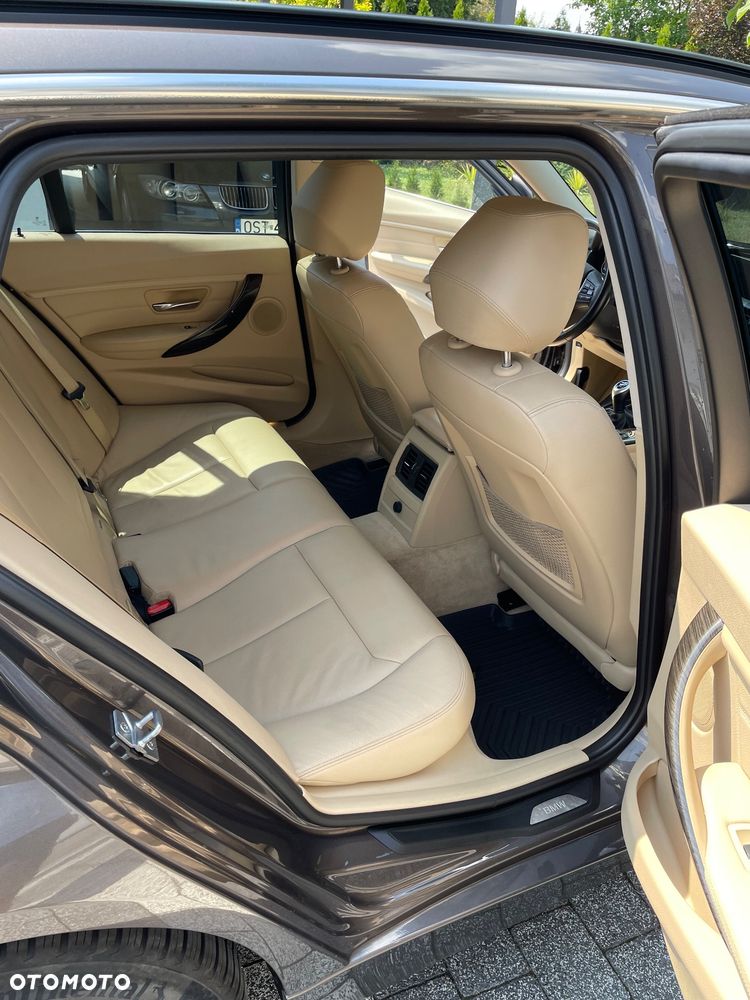 BMW Seria 3 318d Luxury Line - 13
