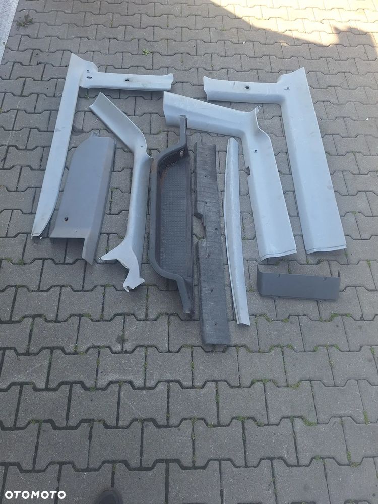 ŚRODEK BOCZEK TAPICERKA  TYŁ VW TRANSPORTER T4 CARAVELLE - 1