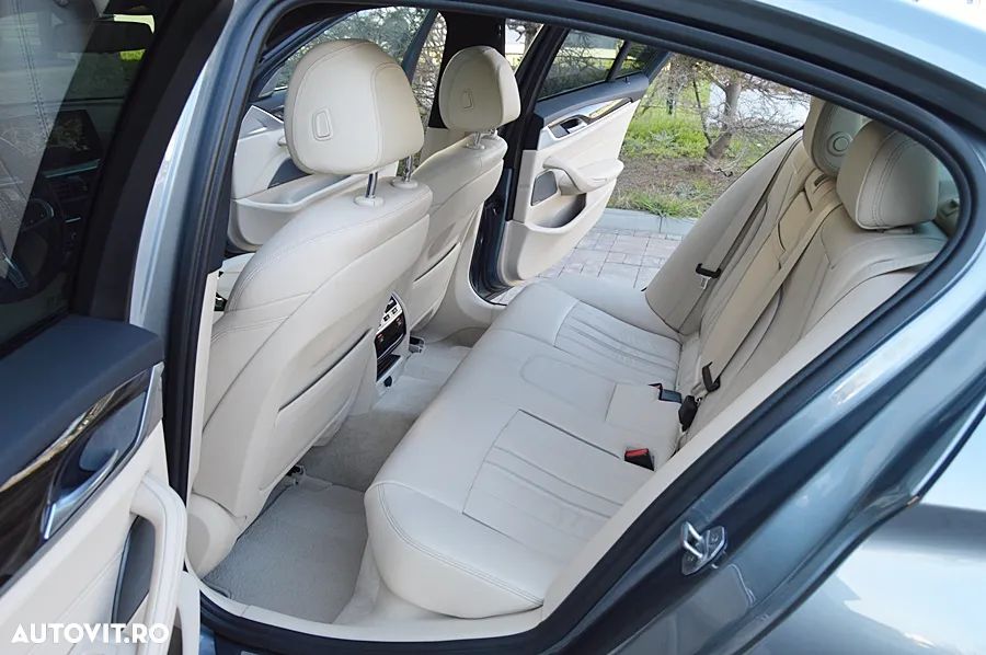 BMW Seria 5 530d xDrive Aut. Sport Line - 23