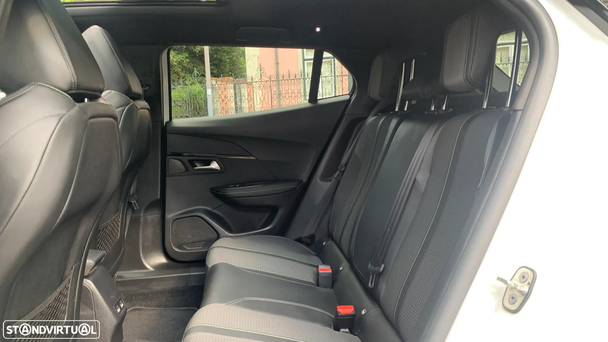Peugeot 2008 1.5 BlueHDi GT - 17