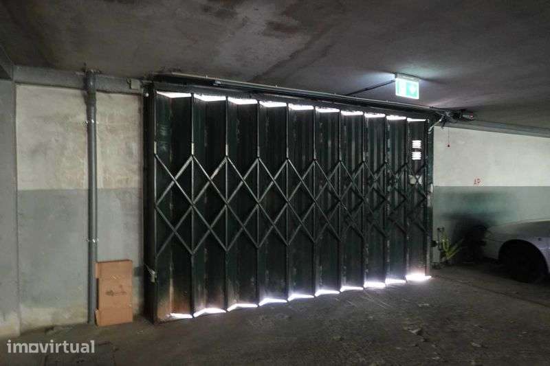 Lugar de garagem em condomínio para arrendamento - Rio Tinto - Grande imagem: 4/6