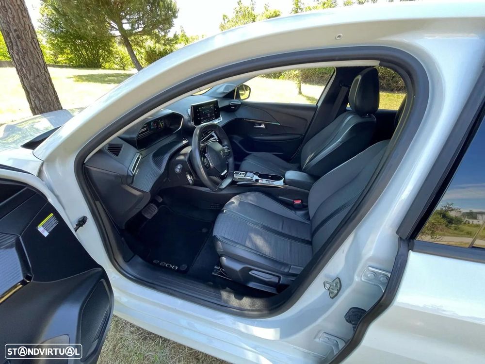 Peugeot e-208 50 kWh Allure - 17