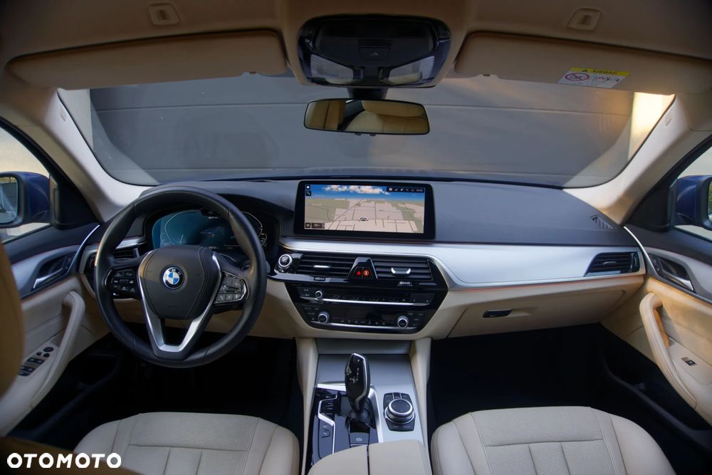BMW Seria 5 530e xDrive - 11