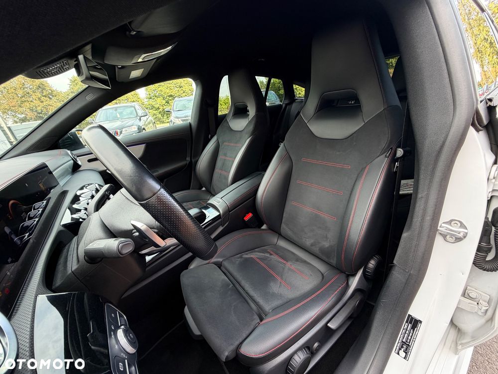 Mercedes-Benz CLA 200 7G-DCT AMG Line - 26