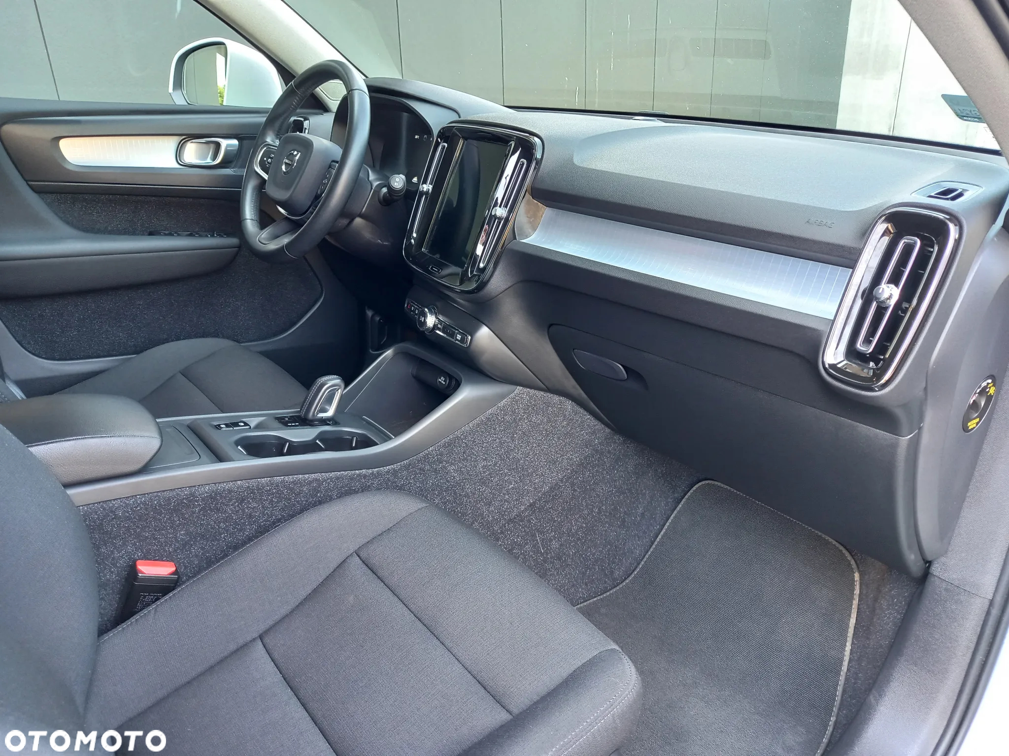 Volvo XC 40 T3 Momentum - 5