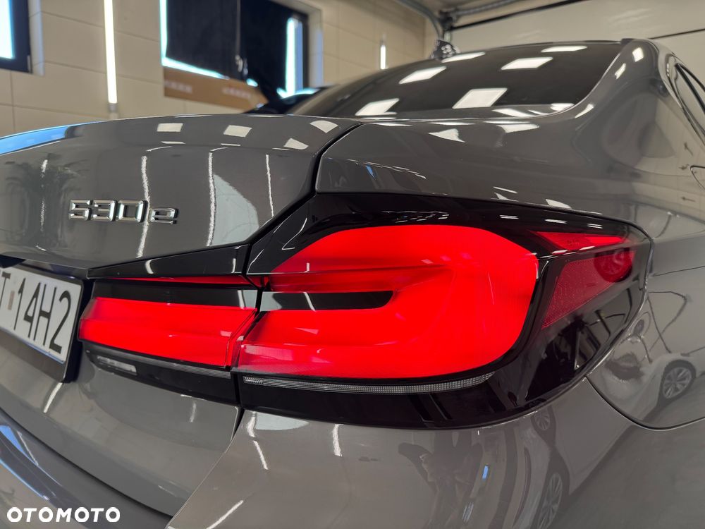 BMW Seria 5 530e xDrive M Sport Edition - 24