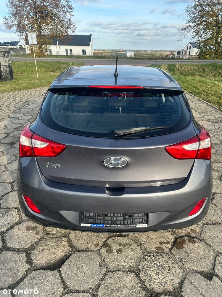 Hyundai i30 blue 1.4 Classic - 14