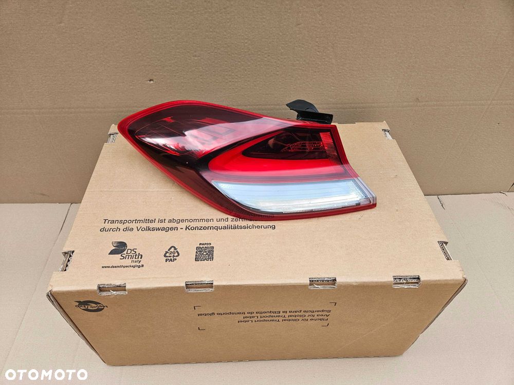 HYUNDAI I30 i30 FASTBACK lampa lewa tył lewa tylna 92401G4450 - 2