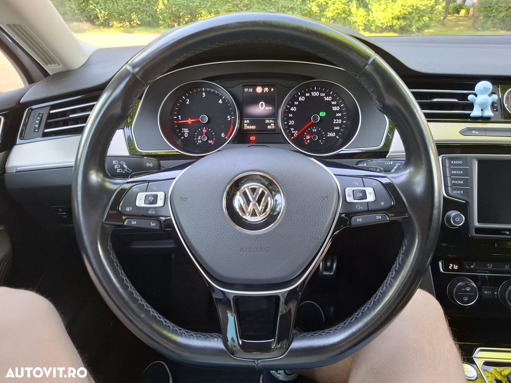 Volkswagen Passat 2.0 TDI DSG (BlueMotion Technology) Highline - 17