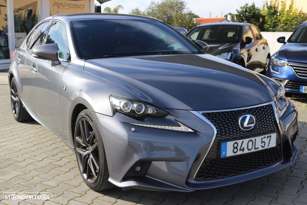 Lexus IS 300H F Sport - 4