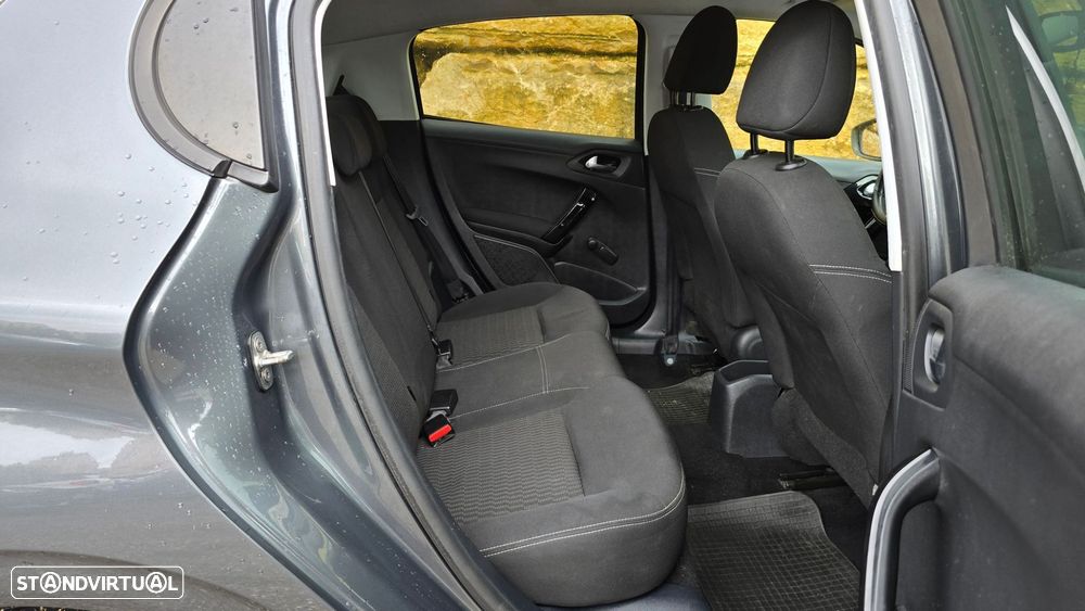 Peugeot 208 1.2 PureTech Style - 41