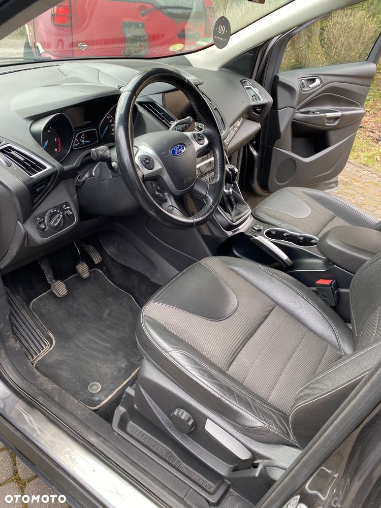 Ford Kuga 2.0 TDCi 2x4 Titanium - 9