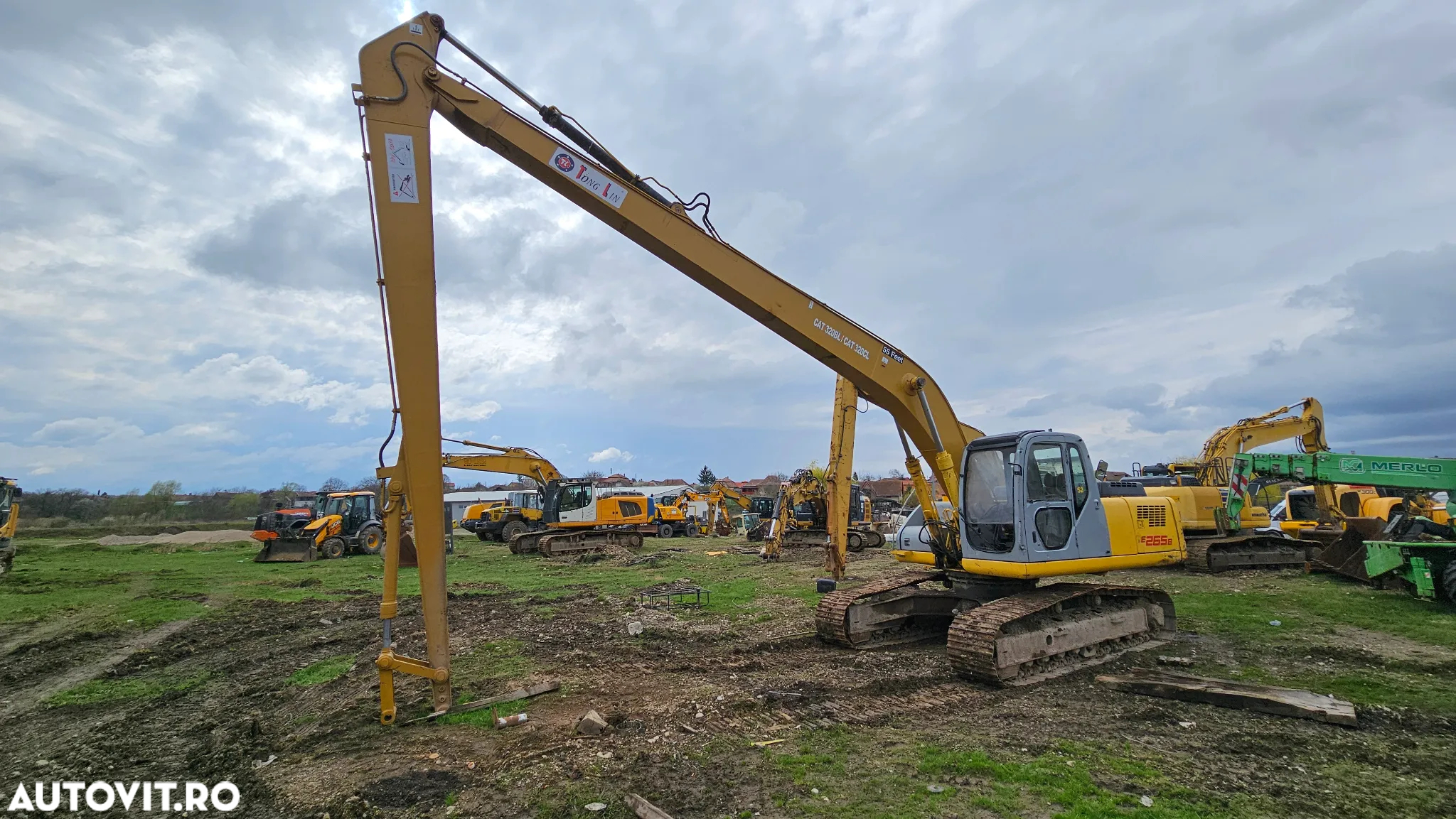 New Holland Holland E 265 Excavator pe șenile brat 16 m - 2