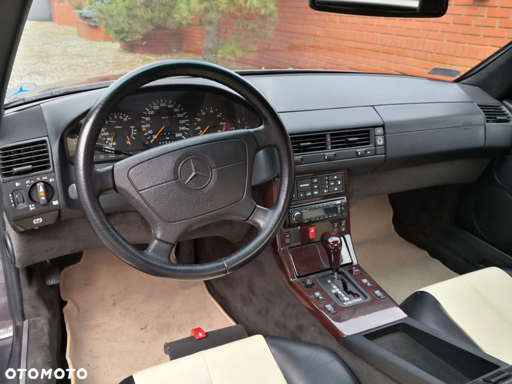 Mercedes-Benz SL - 10