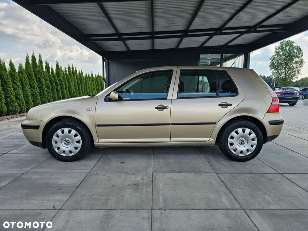 Volkswagen Golf - 10