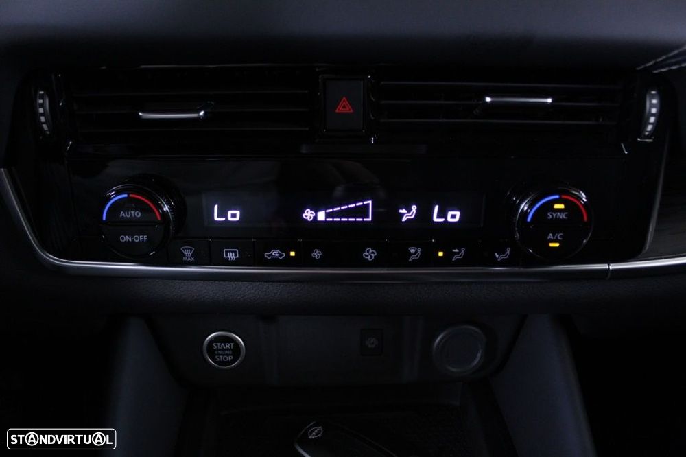 Nissan Qashqai 1.3 DIG-T Tekna SKY - 28