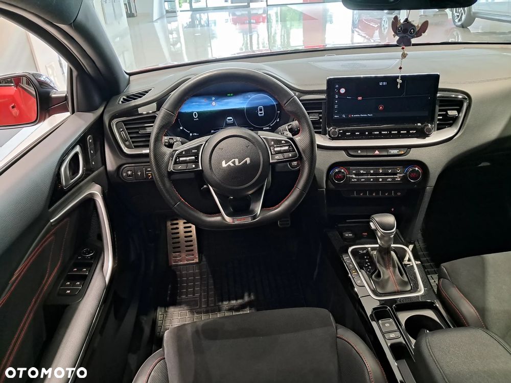 Kia ProCeed - 15