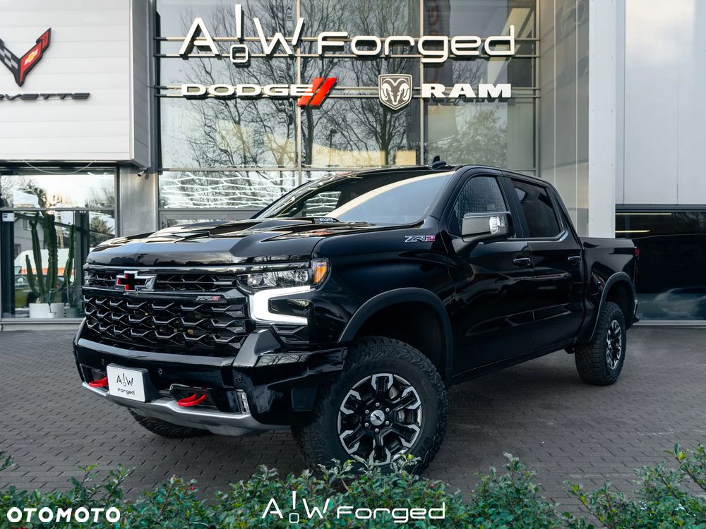 Chevrolet Silverado - 1