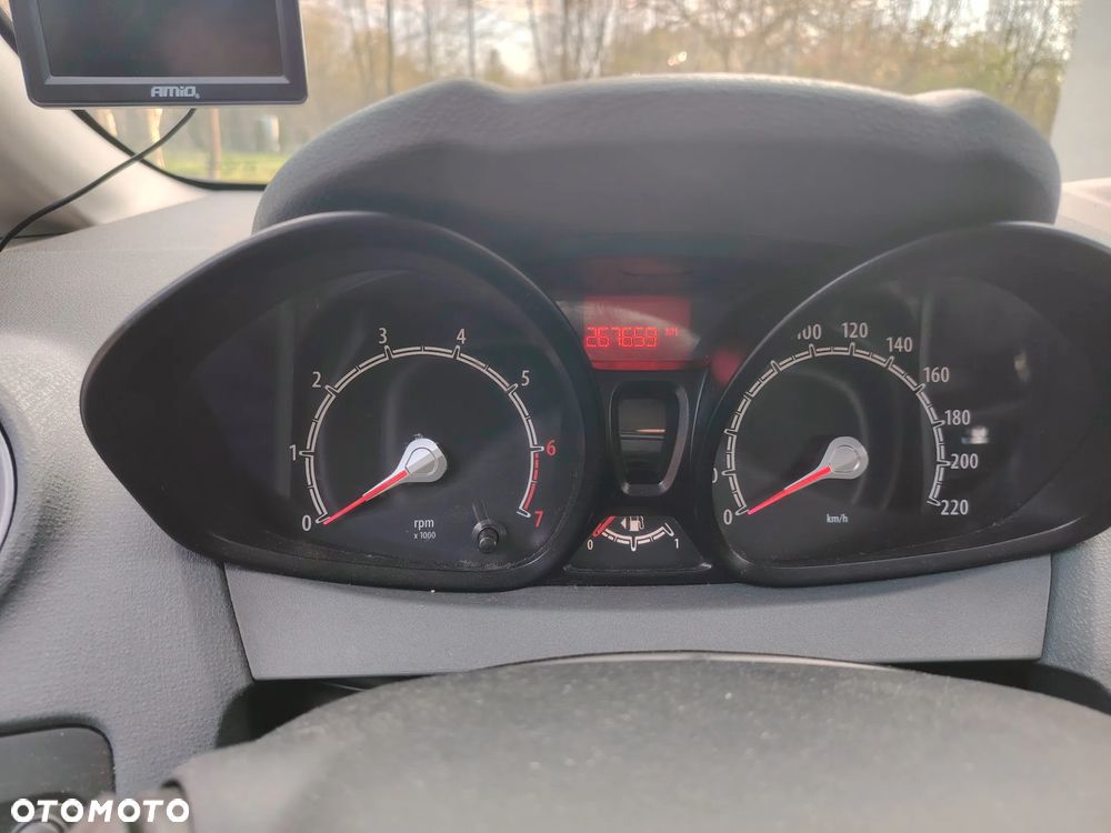 Ford Fiesta 1.25 Titanium EU5 - 6