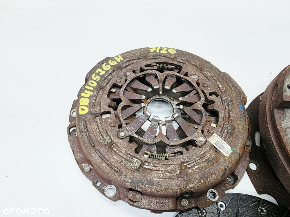 KOŁO DWUMASOWE SPRZĘGŁO AUDI A4 B8 A5 Q5 3.0 TDI 0B4105266H 7/26 - 7