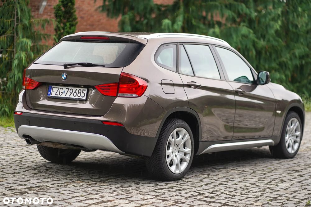 BMW X1 sDrive18i - 11