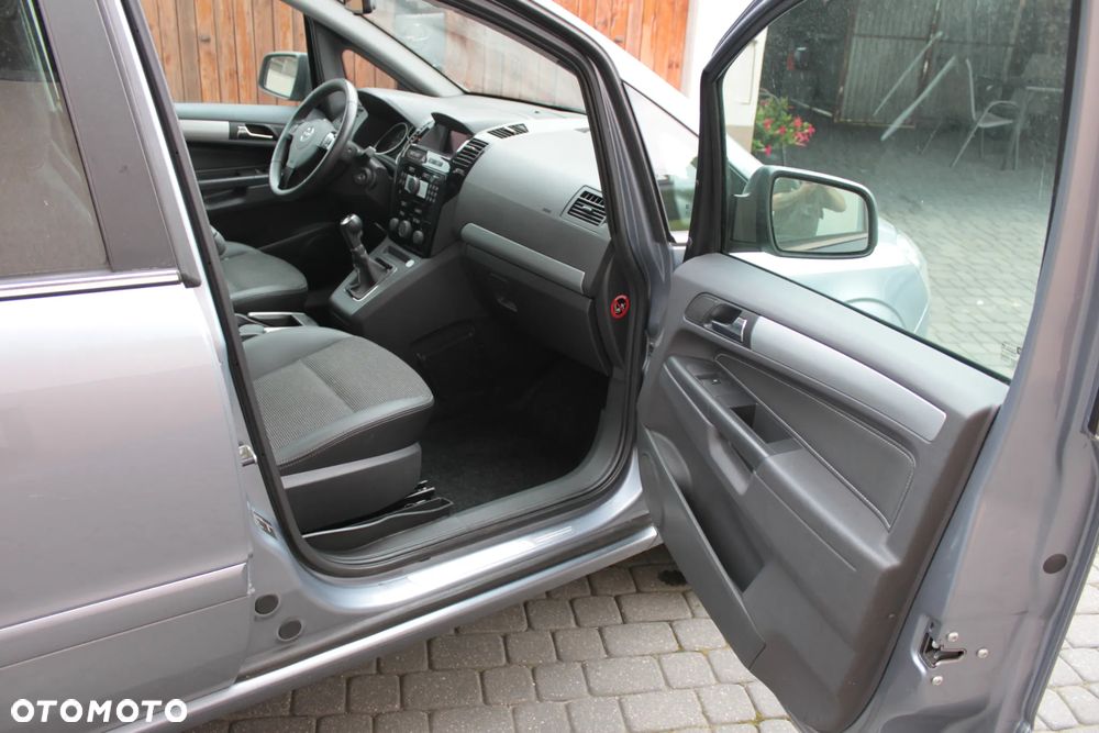 Opel Zafira - 14