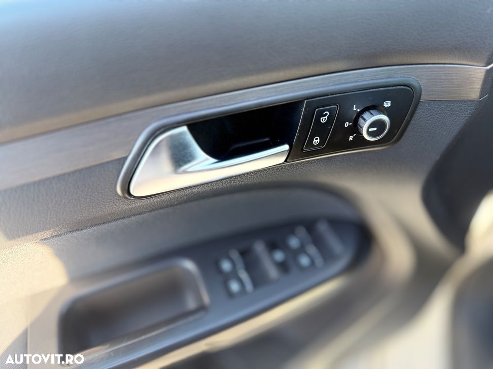 Volkswagen Touran 1.6 TDI DPF BlueMotion Technology DSG Comfortline - 13