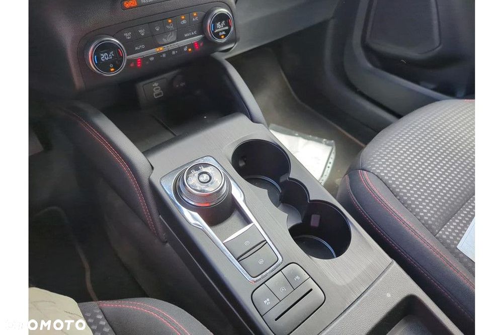 Ford Kuga - 12