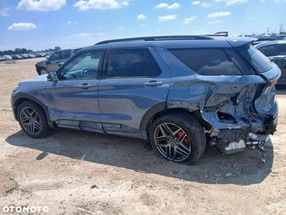 Ford Explorer - 15