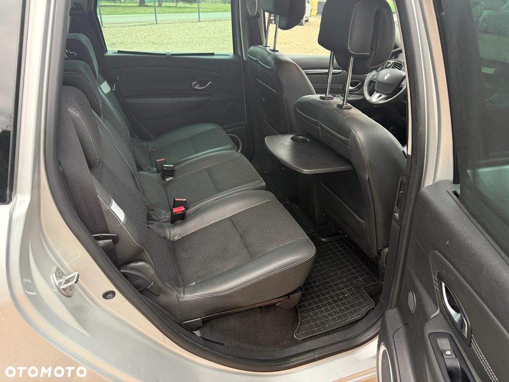 Renault Scenic 1.6 16V 110 Dynamique - 15