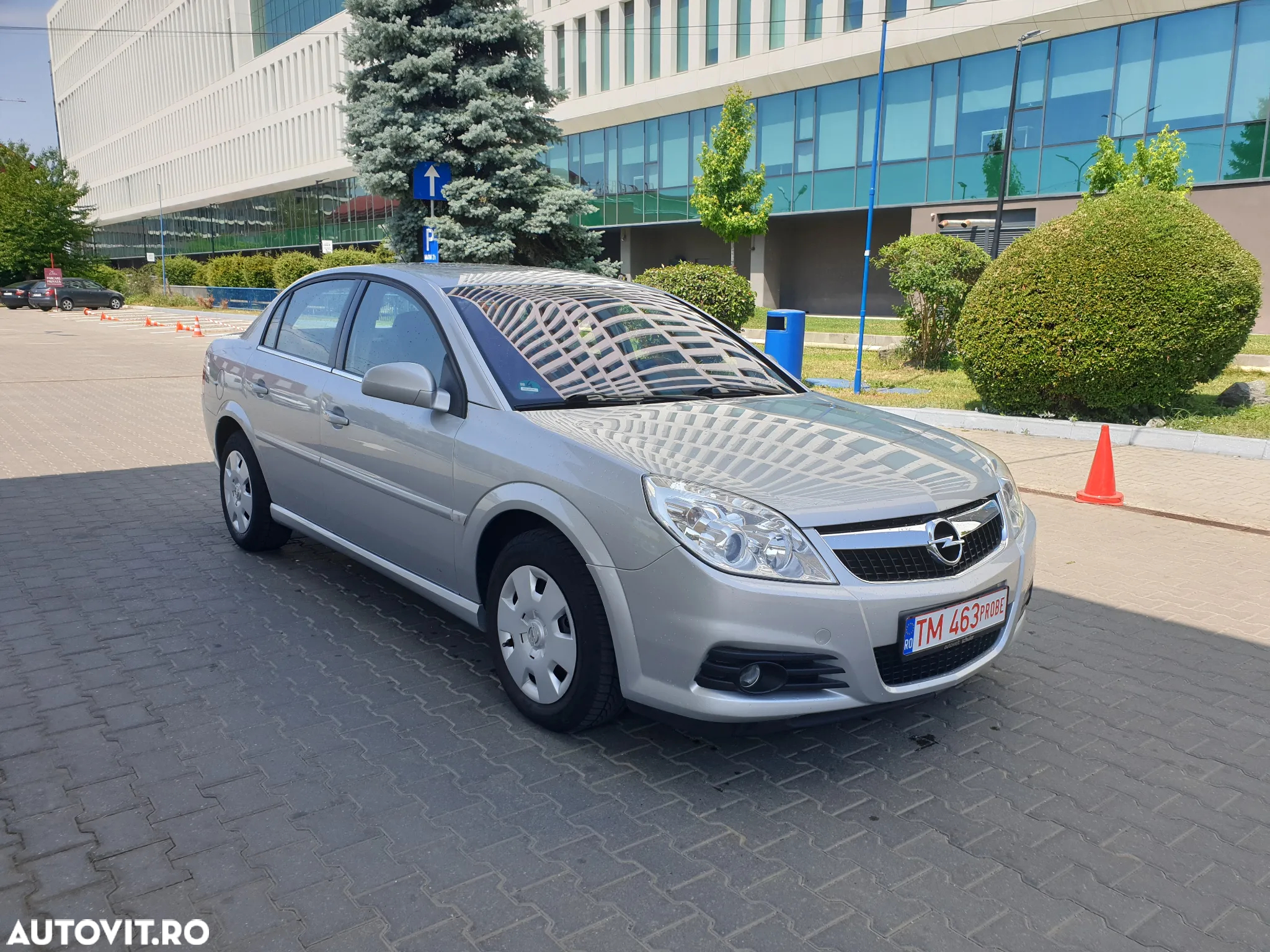 Opel Vectra 1.6i Essentia - 2