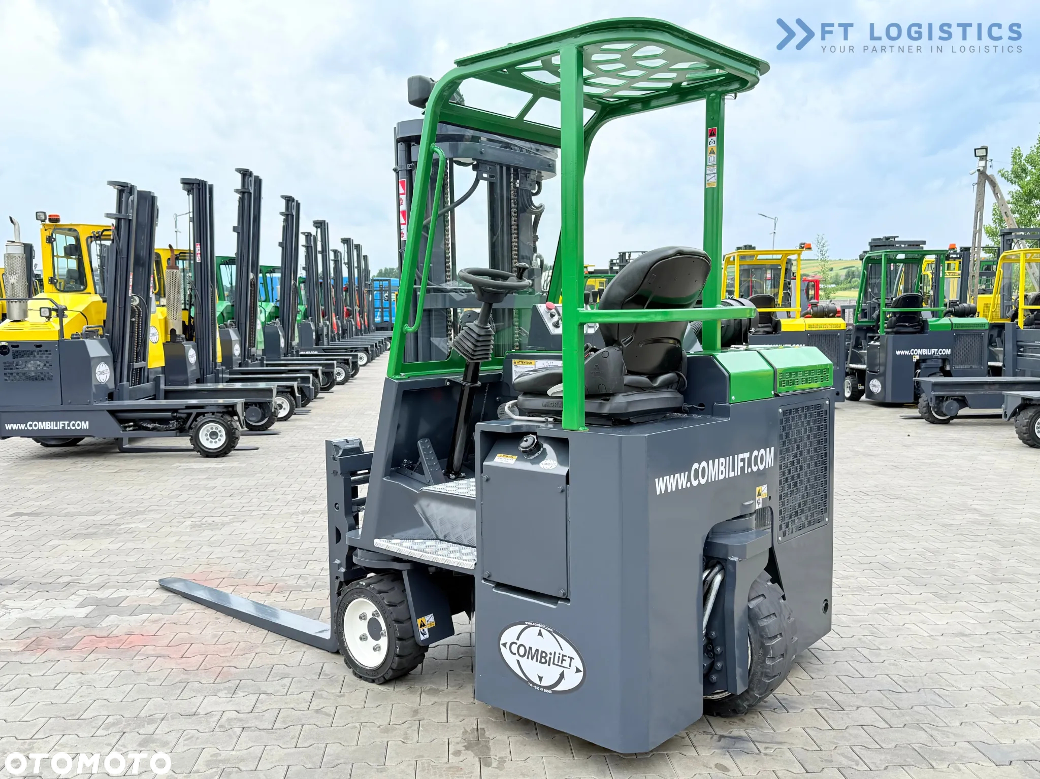 Combilift CB3000 / DIESEL / TRIPLEX 4900MM / WOLNY SKOK / PRZESUW WIDEŁ / POZYCJONER / WIDŁY 1500MM / JAK NOWY - 11