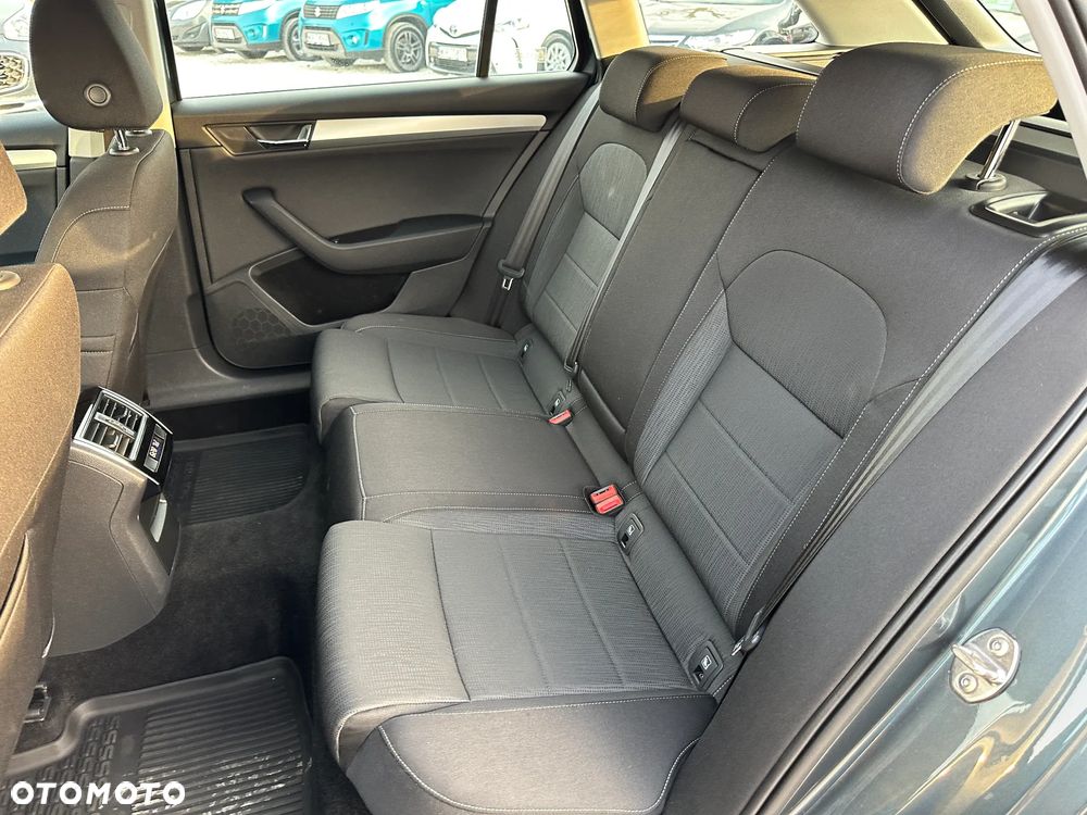 Skoda Superb 2.0 TDI SCR Style DSG - 17
