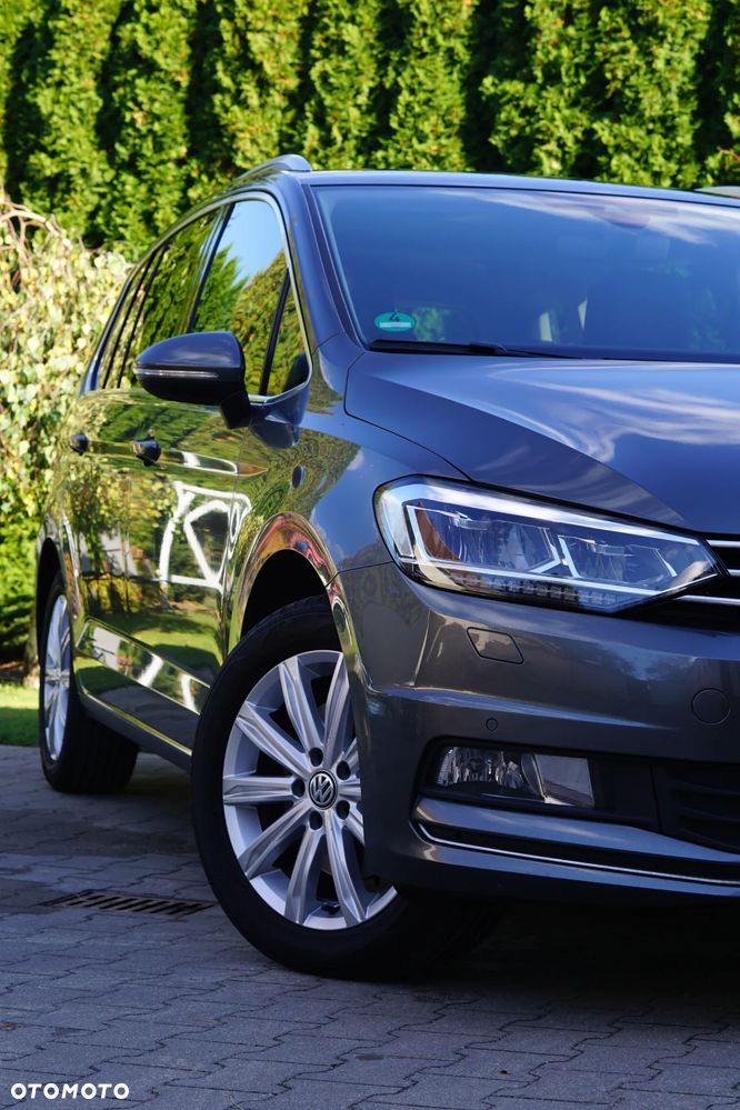 Volkswagen Touran - 19