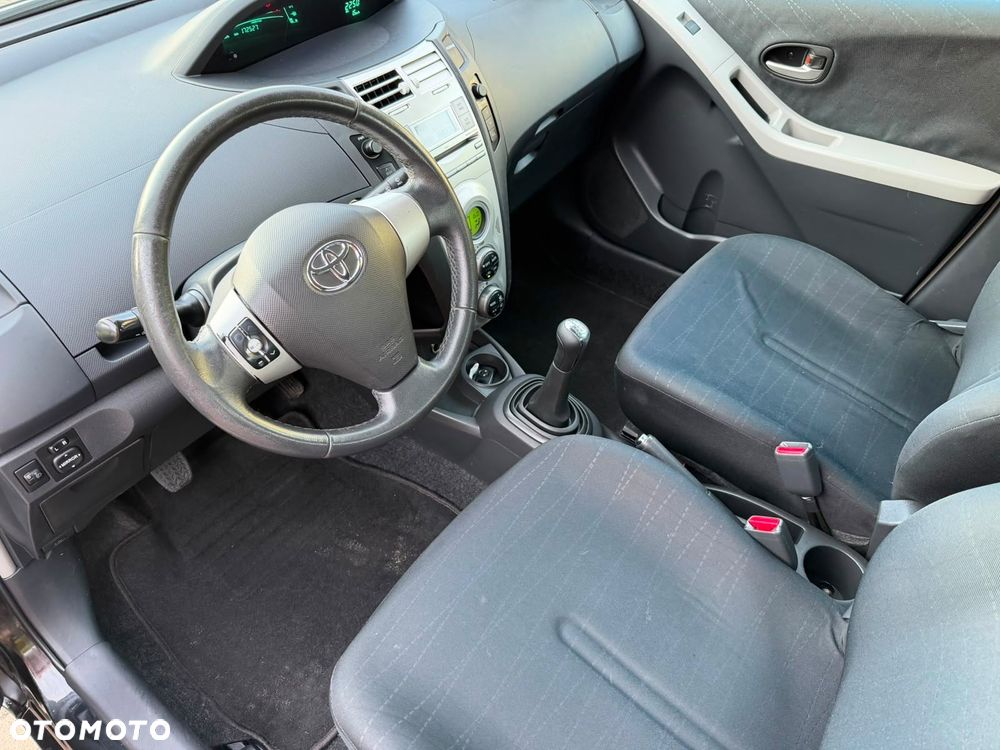 Toyota Yaris 1.3 Prestige - 7