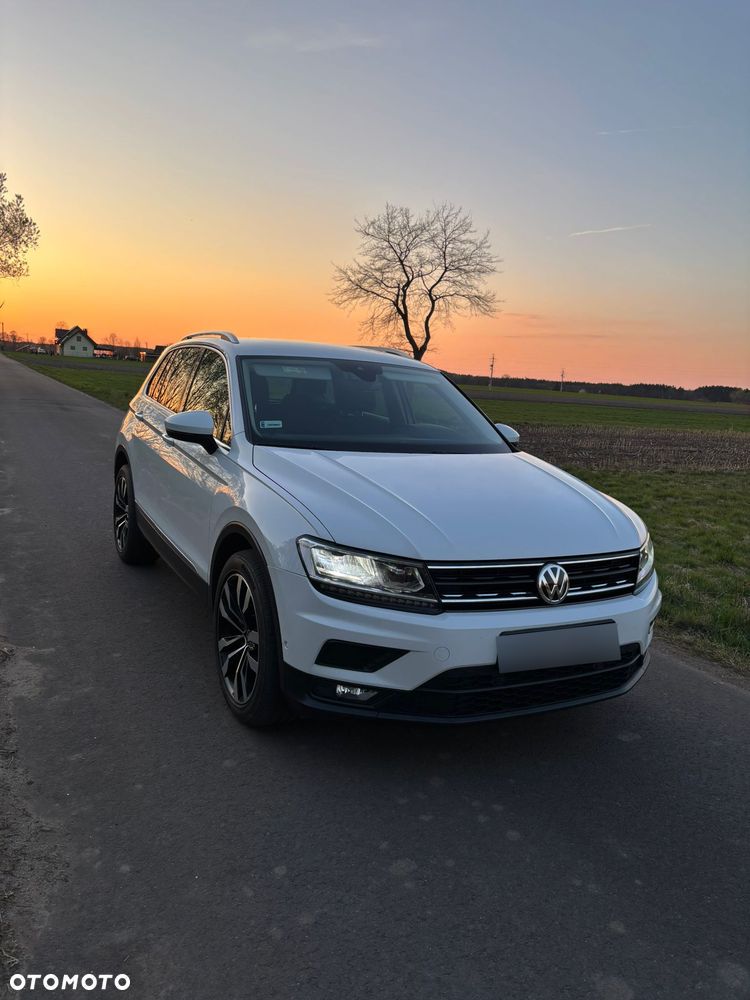 Volkswagen Tiguan - 1