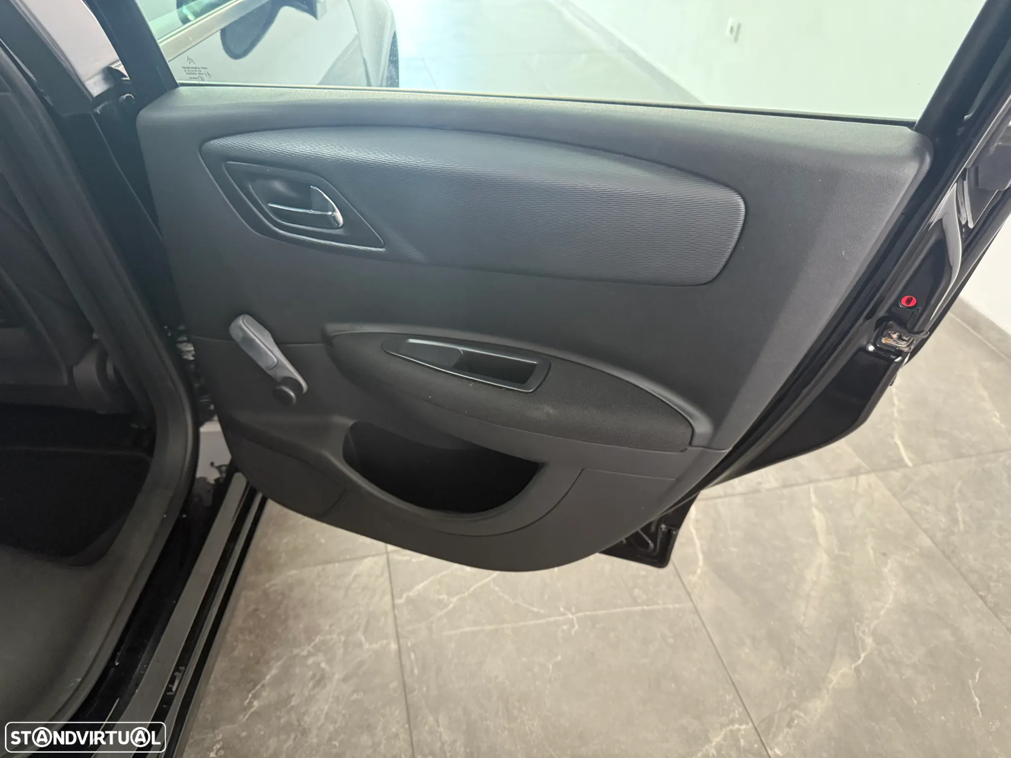 Citroën C4 1.6 HDi SX - 17