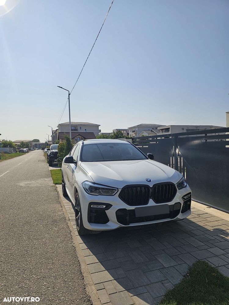 BMW X6 M M50i - 1