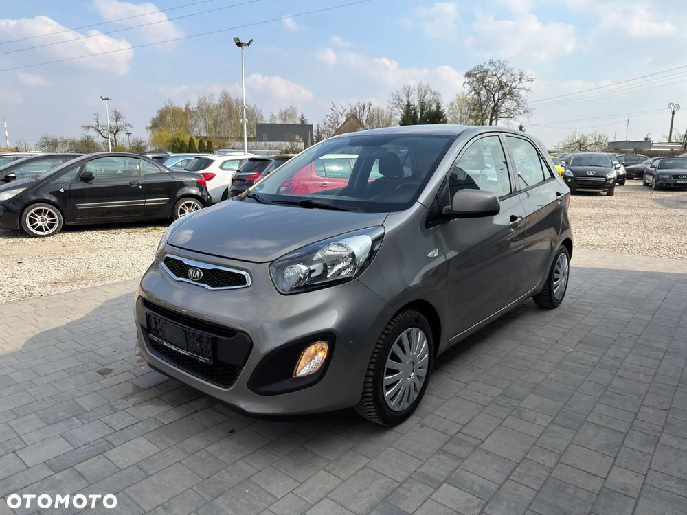 Kia Picanto 1.0 Fifa World Cup Edition - 10