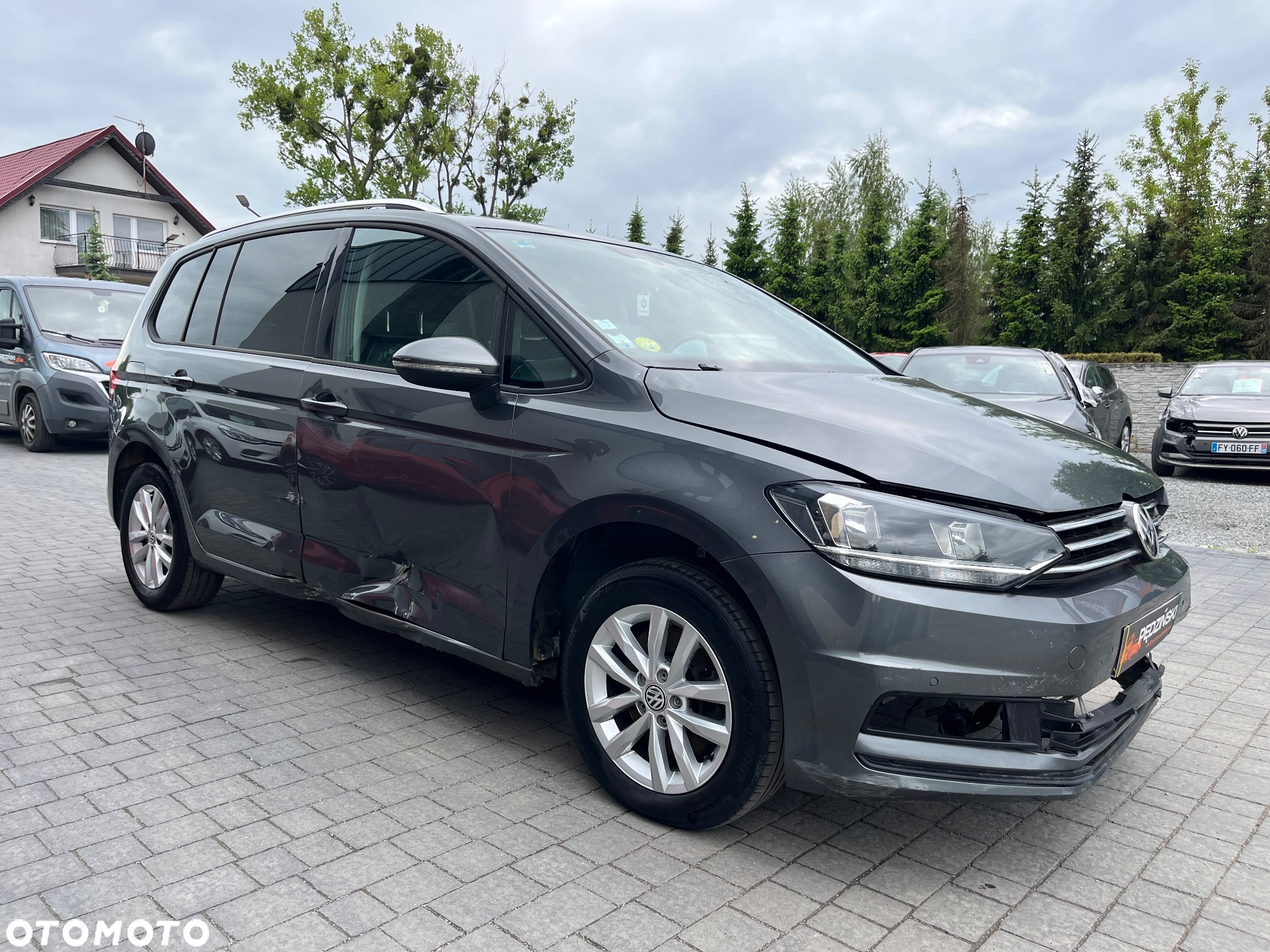 Volkswagen Touran - 3