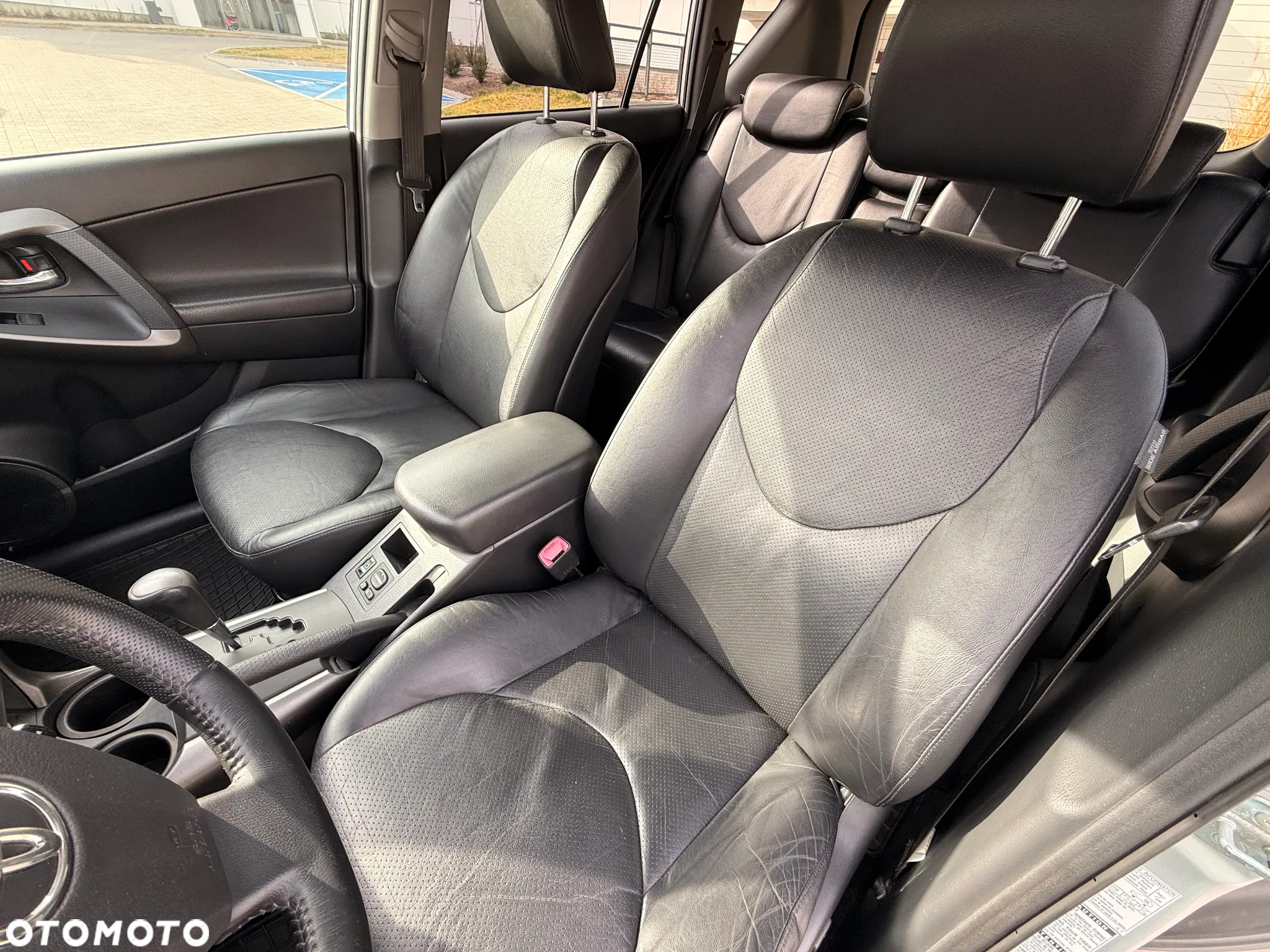 Toyota RAV4 - 13