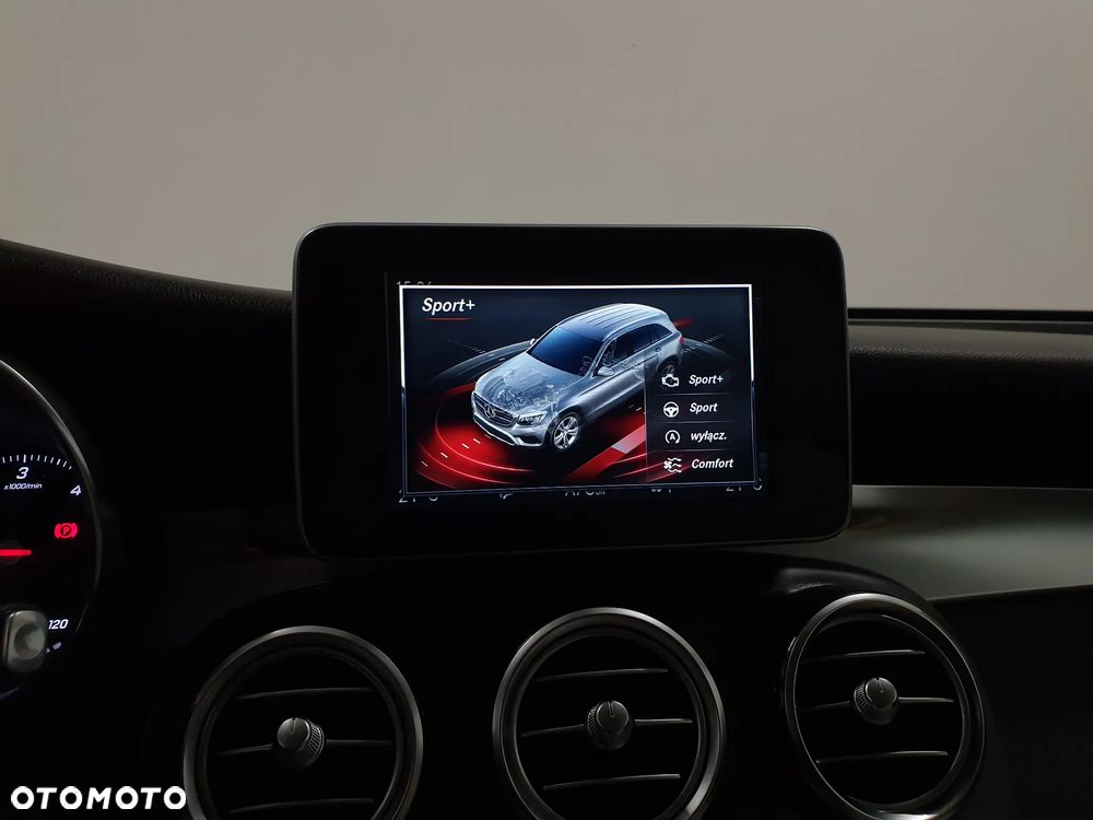 Mercedes-Benz GLC - 21