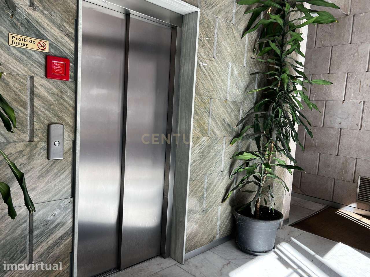 Escritório 30m² | Av. António Augusto de Aguiar | Tudo incluído - Grande imagem: 2/17