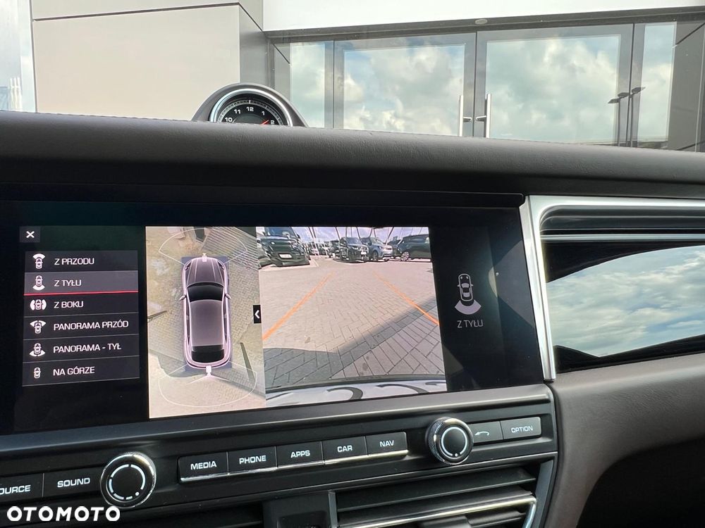 Porsche Macan - 10
