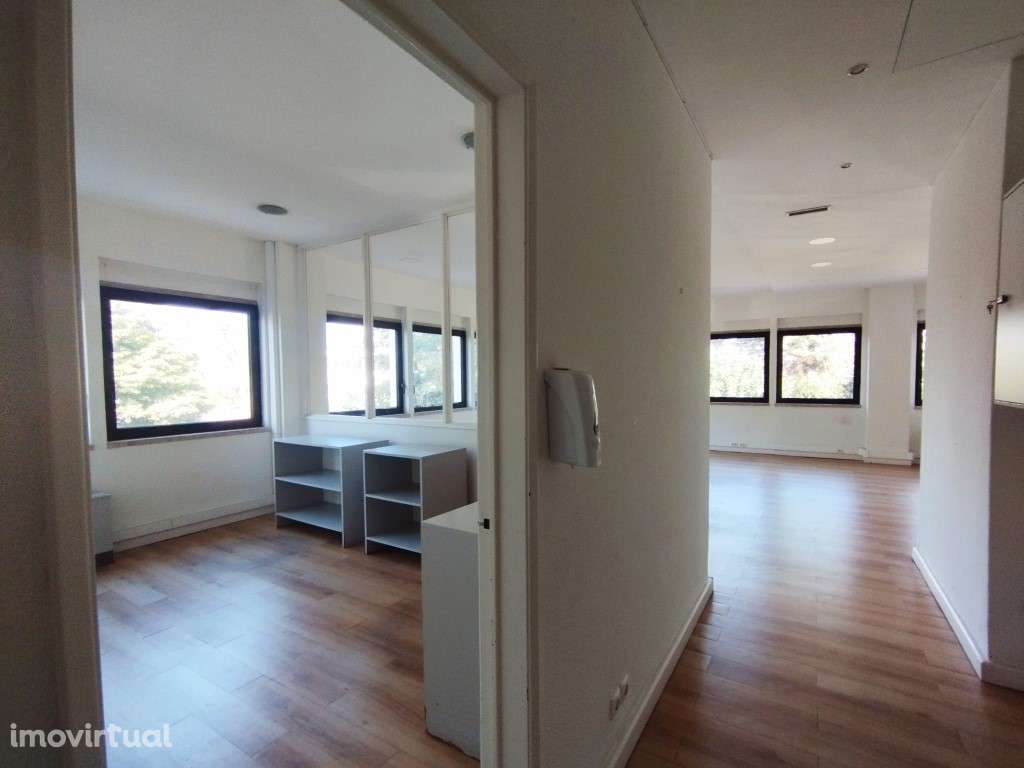 Escritório para arrendamento - Oeiras / Queluz de Baixo - 110 m² - Grande imagem: 2/10