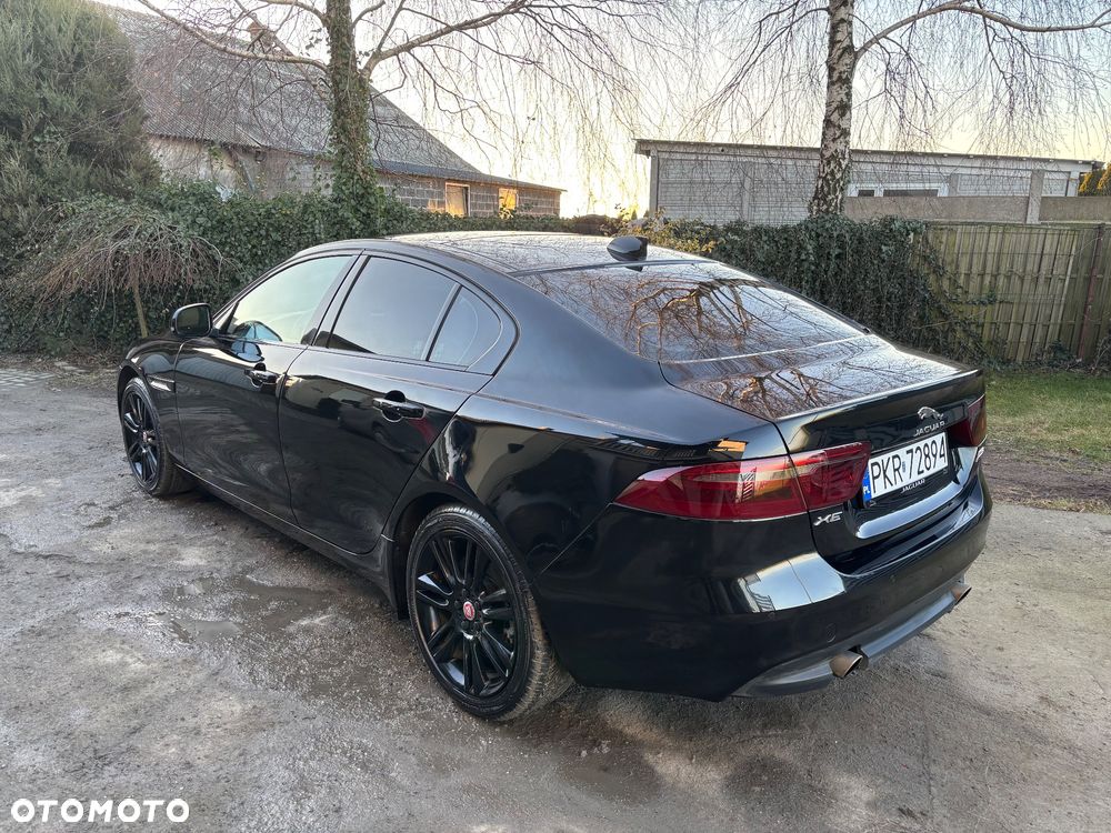Jaguar XE 2.0 T AWD Prestige - 5