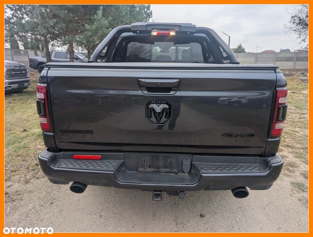 RAM 1500 Crew Cab Shortbed Bighorn - 4