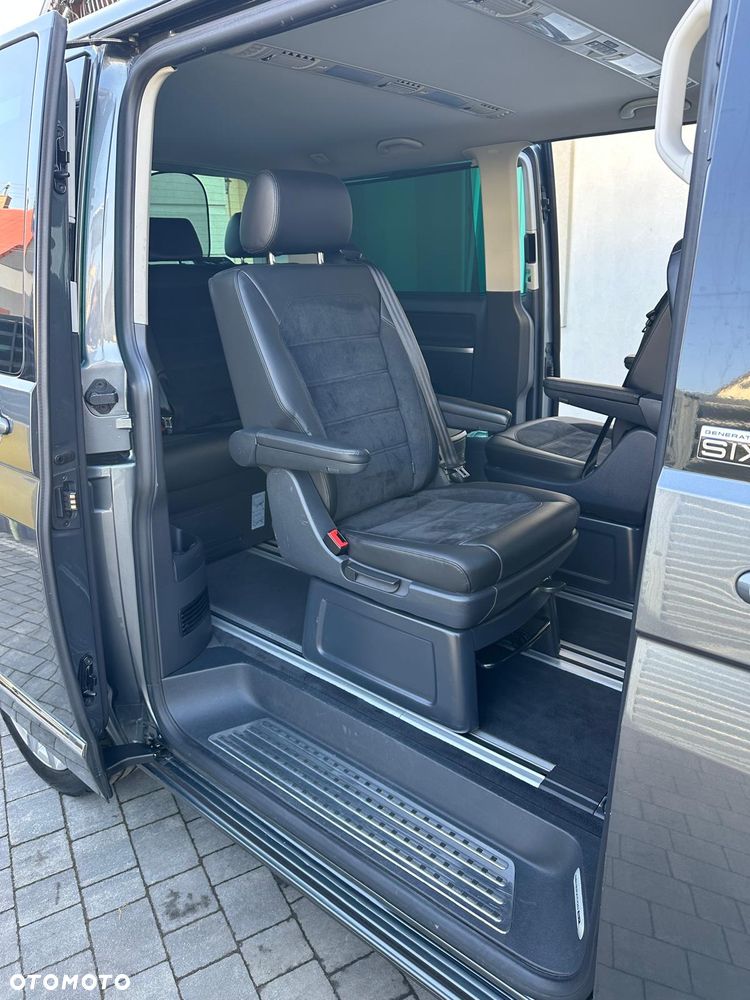 Volkswagen Multivan - 12