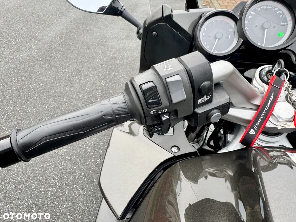 Yamaha FJR - 7